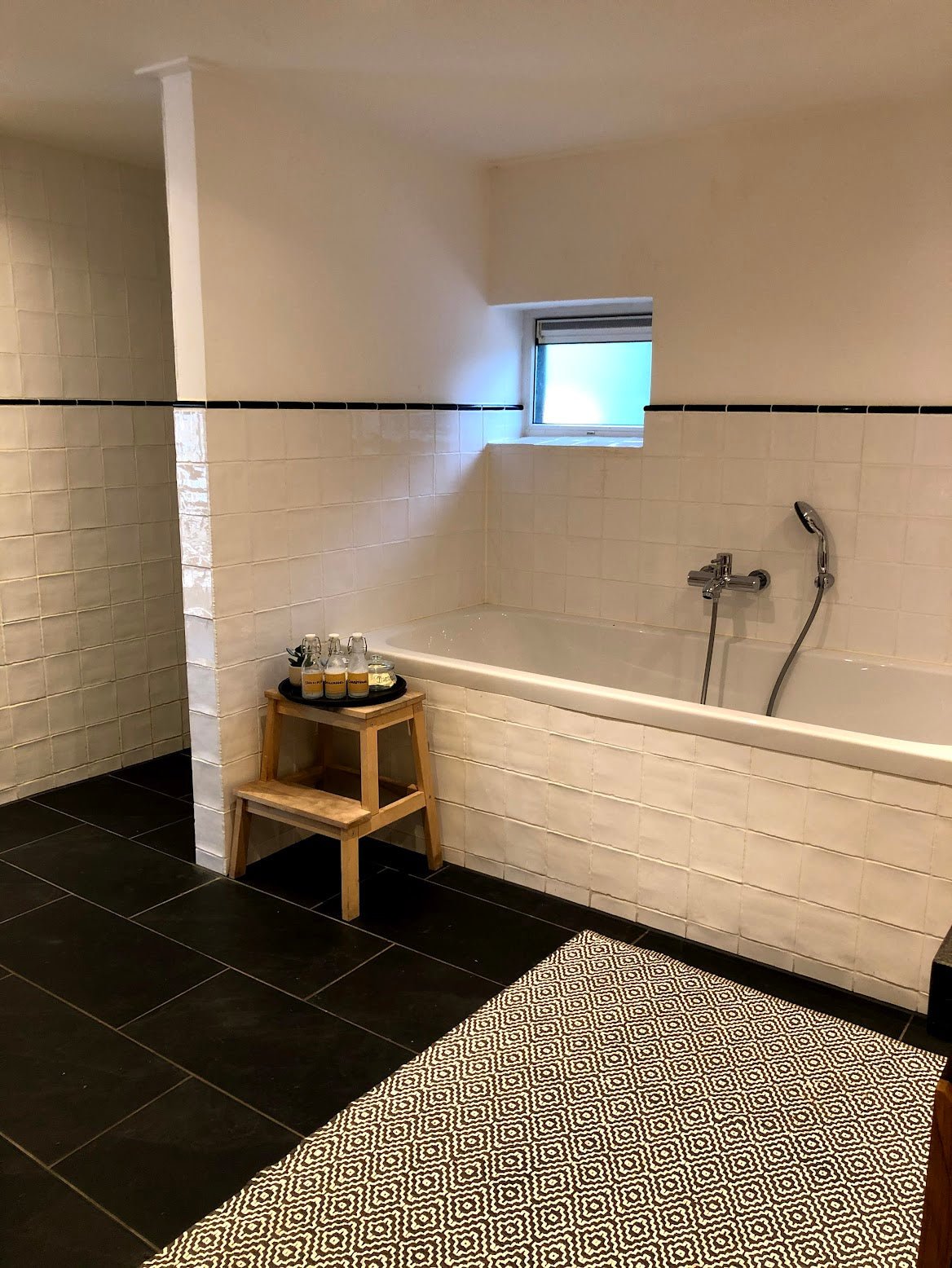 Badkamer van Namashea natuurhuisje – rustige inrichting”