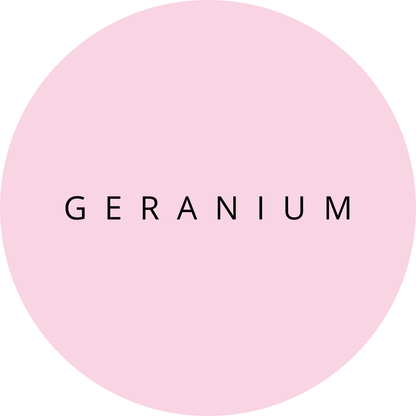 grafische rose circel met de tekst geranium erop van het merk Namashea 