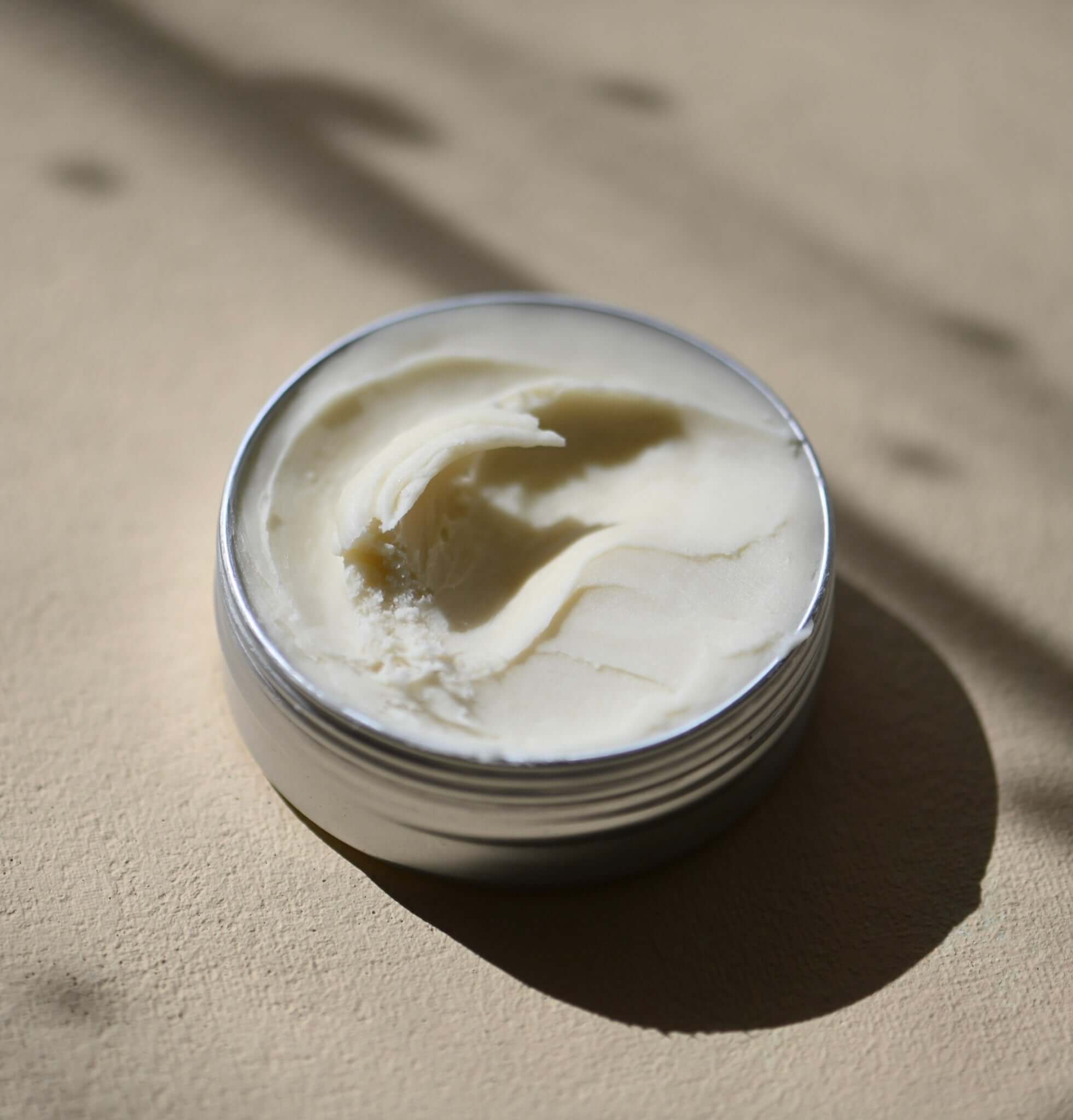 Open blik Namashea deodorant balsem – natuurlijke deo zonder aluminium