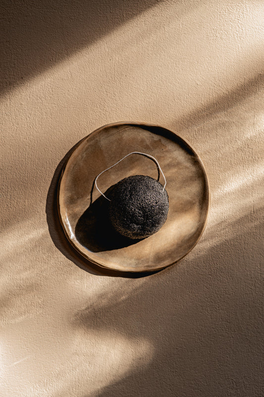 Konjac facial sponge with activated charcoal
