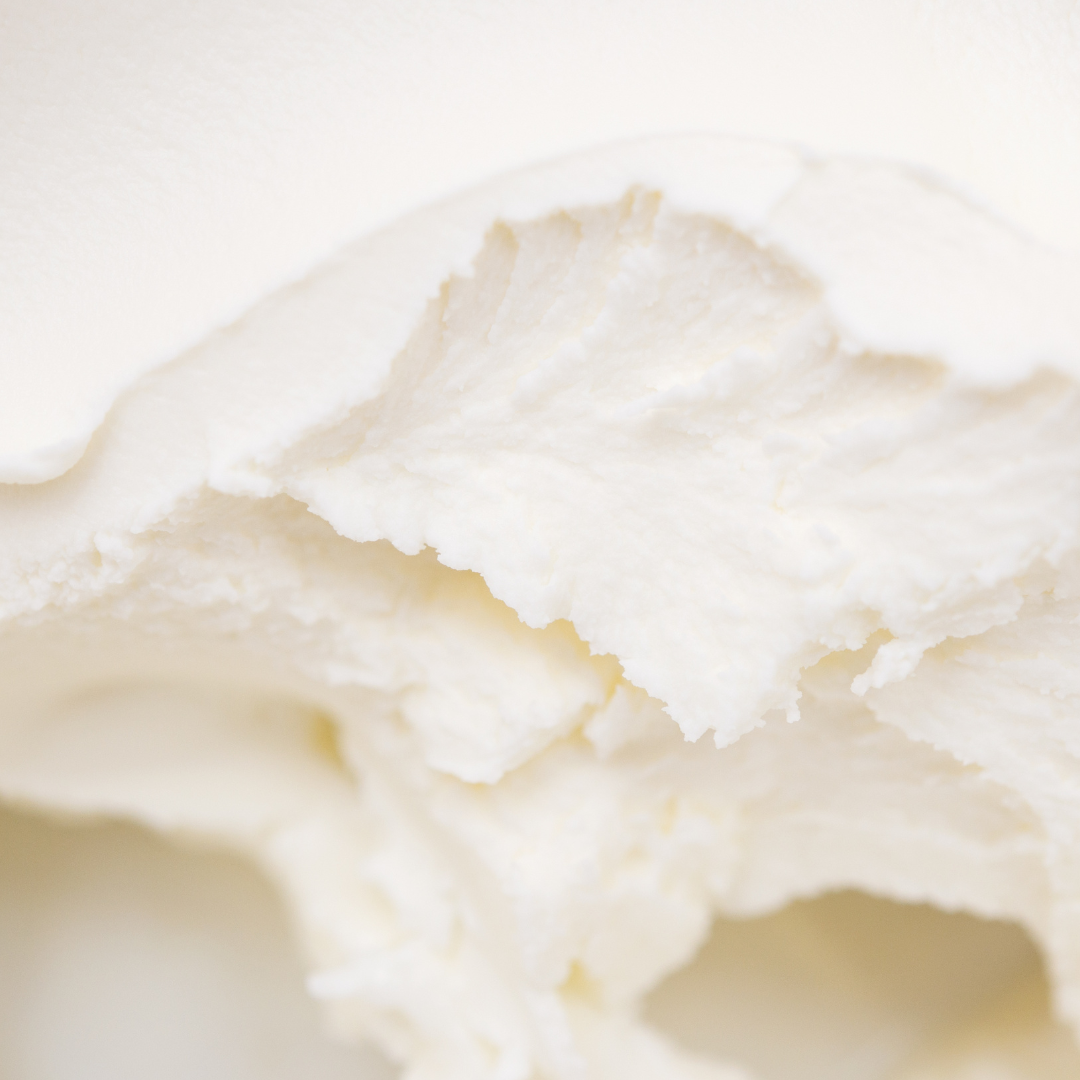 close up van shea boter, een dikke crème