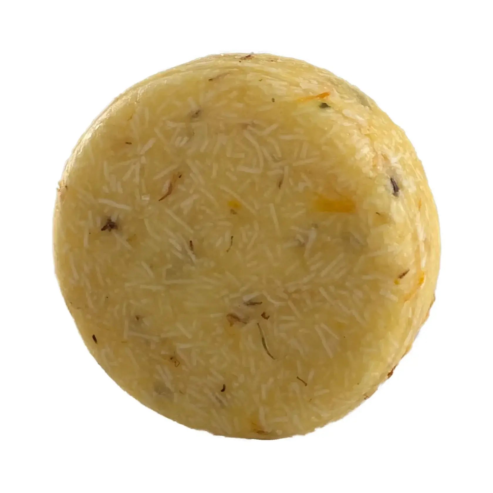 close up van de macadmia shampoo bar op witte achtergrond 